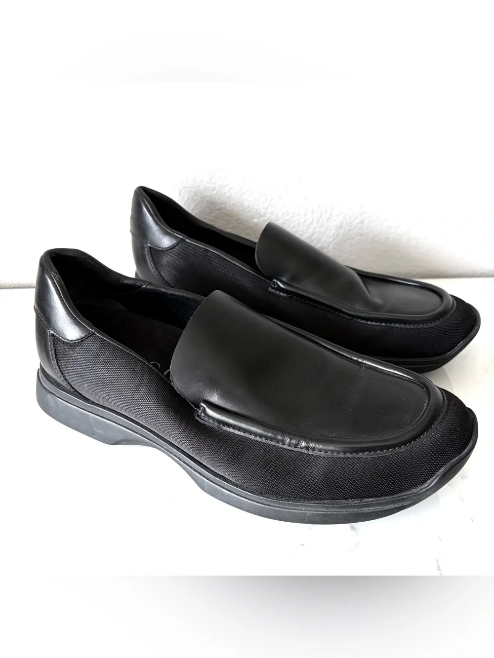 Gucci Men’s Black Leather Slip-On Loafers Square Toe size 6 Rubber Italy